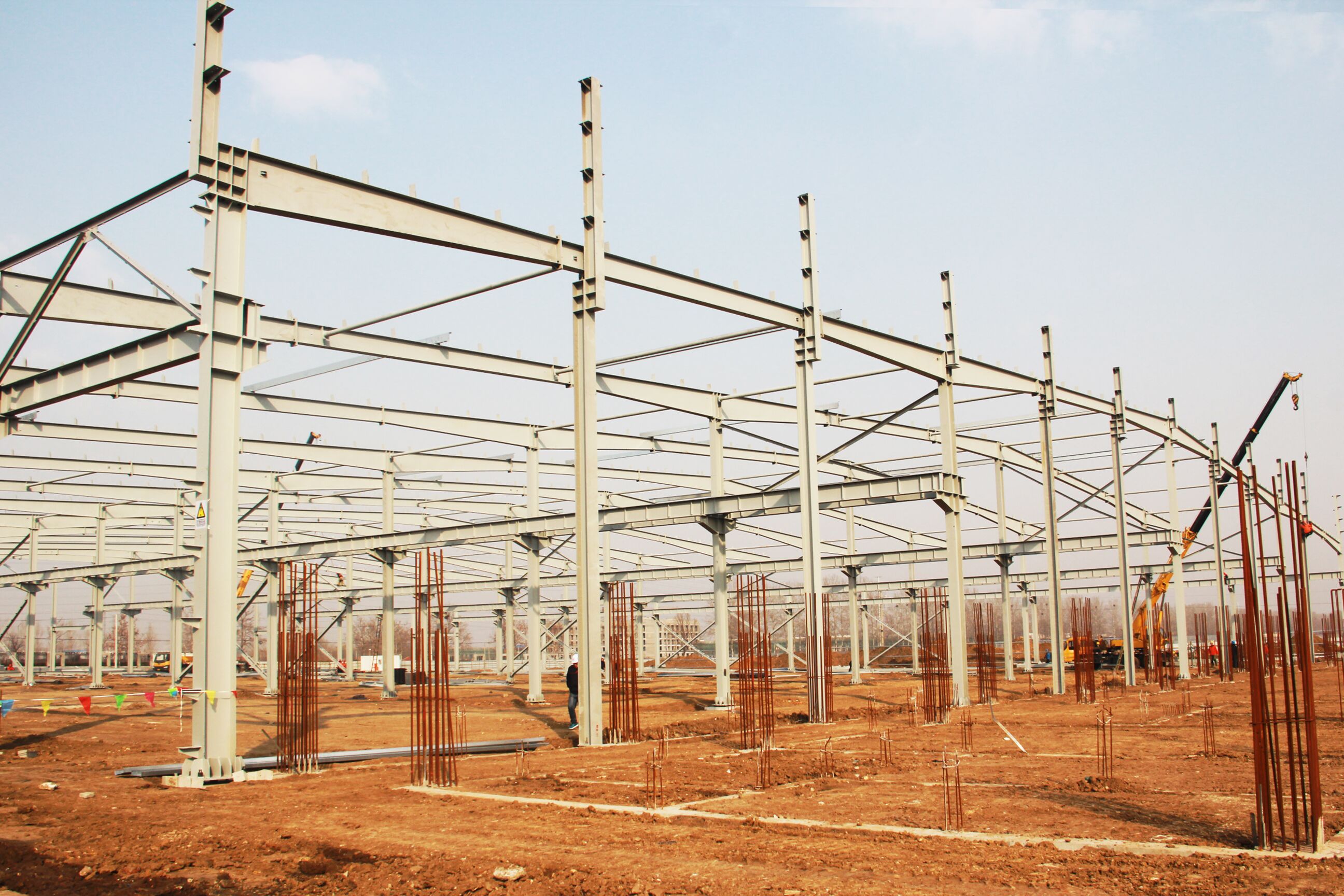 3 Bay White Commercial Steel Building متعدد الطوابق